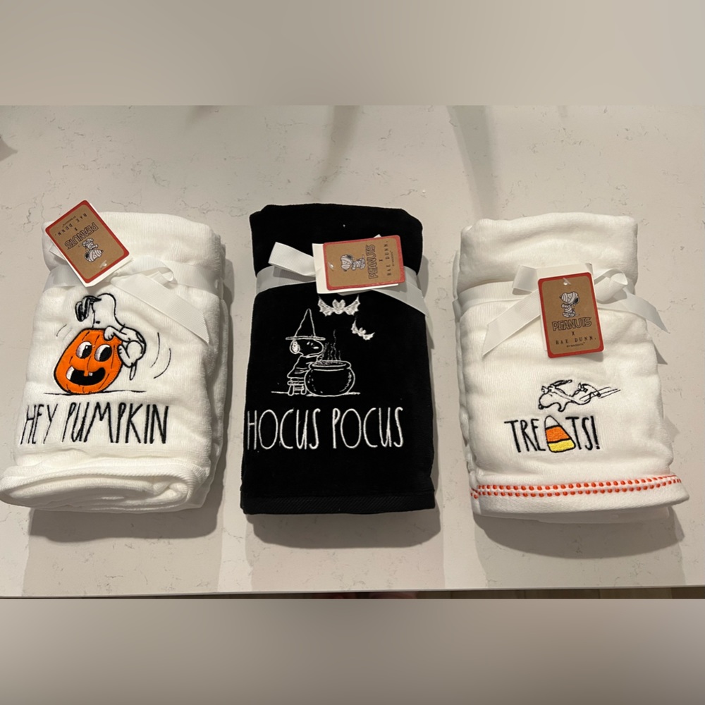 NWT Rae Dunn x Peanuts Halloween Hand Towels - BUNDLE